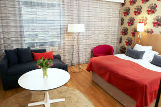 Copyright: Nils-Olof Sjoden, +46 31 196040 Scandic Backadal, superior room